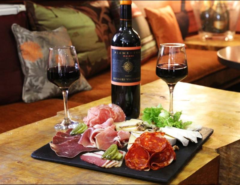 Où déguster de bonnes planchas de charcuterie et de fromage au nord de Montpellier